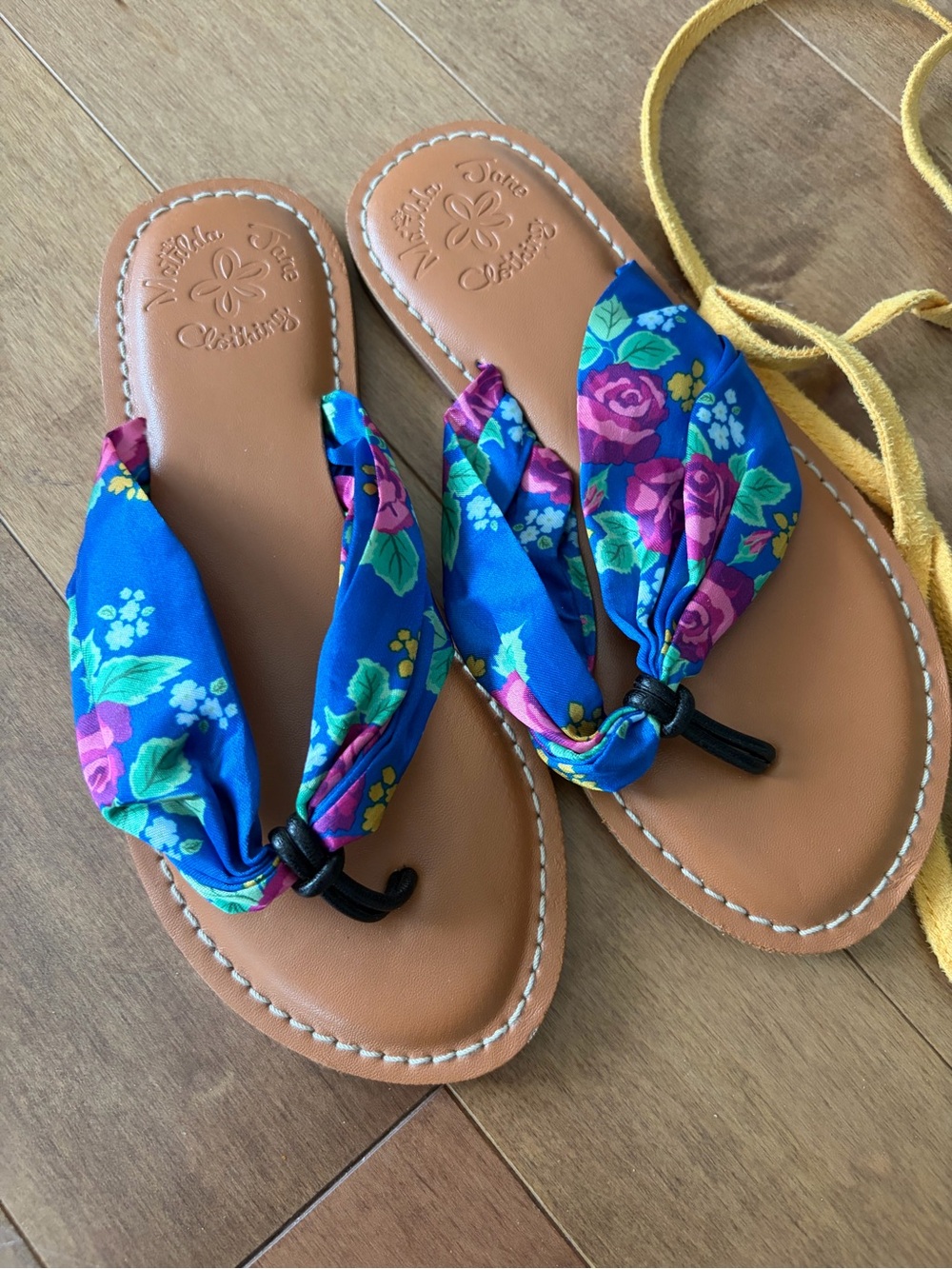 Matilda Jane Blue Floral Kids Sandals Flip Flops with Floral Drawstring Bag - Picture 2 of 3